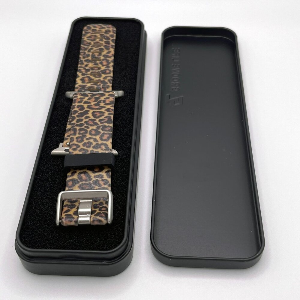 Groovelife Leopard Apple Watch Band 38/40 MM Silver New in Case